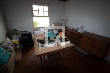 Casa à venda com 260m², 3 quartos e 3 vagas Casa à venda com 260m², 3 quartos e 3 vagasQuarto dos fundos