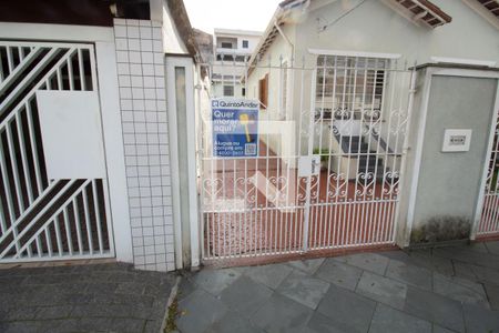 Casa à venda com 260m², 3 quartos e 3 vagas Casa à venda com 260m², 3 quartos e 3 vagasFachada