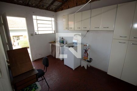 Casa à venda com 260m², 3 quartos e 3 vagas Casa à venda com 260m², 3 quartos e 3 vagasQuarto dos fundos