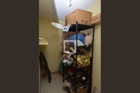 Casa de condomínio à venda com 98m², 3 quartos e 3 vagas Casa de condomínio à venda com 98m², 3 quartos e 3 vagasQuarto de serviço