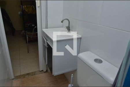 Casa de condomínio à venda com 98m², 3 quartos e 3 vagas Casa de condomínio à venda com 98m², 3 quartos e 3 vagasBanheiro de serviço