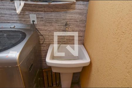 Casa de condomínio à venda com 98m², 3 quartos e 3 vagas Casa de condomínio à venda com 98m², 3 quartos e 3 vagasÁrea de serviço