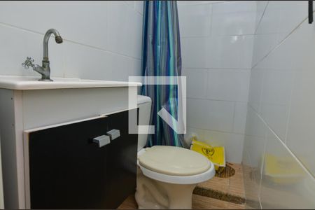 Casa de condomínio à venda com 98m², 3 quartos e 3 vagas Casa de condomínio à venda com 98m², 3 quartos e 3 vagasBanheiro de serviço