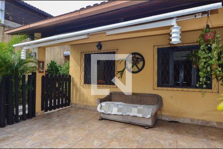 Casa de condomínio à venda com 98m², 3 quartos e 3 vagas Casa de condomínio à venda com 98m², 3 quartos e 3 vagasVaranda