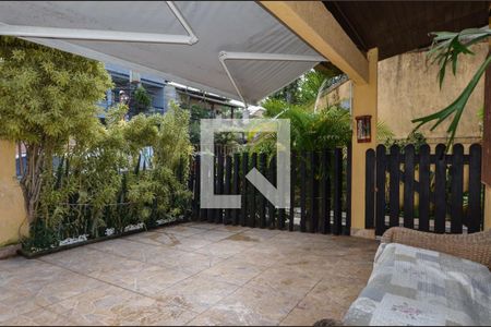 Casa de condomínio à venda com 98m², 3 quartos e 3 vagas Casa de condomínio à venda com 98m², 3 quartos e 3 vagasVaranda