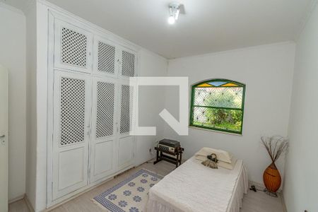 Casa para alugar com 858m², 5 quartos e 4 vagasQuarto 2