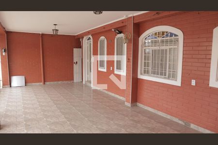 Casa à venda com 150m², 3 quartos e 2 vagasGaragem