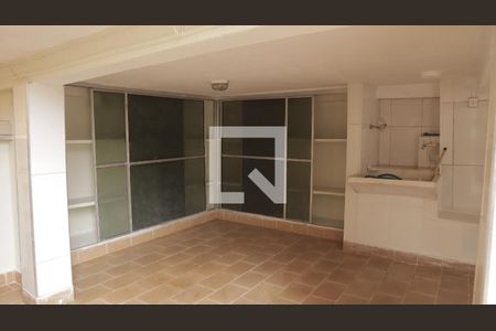 Casa à venda com 150m², 3 quartos e 2 vagasChurrasqueira e porão