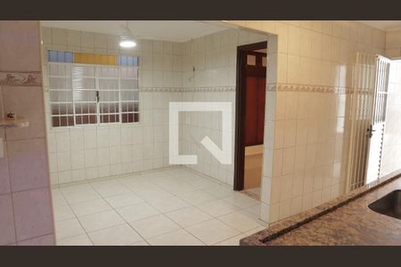 Casa à venda com 150m², 3 quartos e 2 vagasCozinha