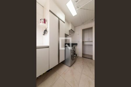 Apartamento à venda com 115m², 3 quartos e 2 vagas Apartamento à venda com 115m², 3 quartos e 2 vagasÁrea de Serviço