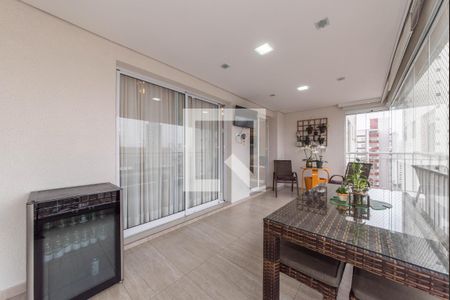 Apartamento à venda com 115m², 3 quartos e 2 vagas Apartamento à venda com 115m², 3 quartos e 2 vagasVaranda