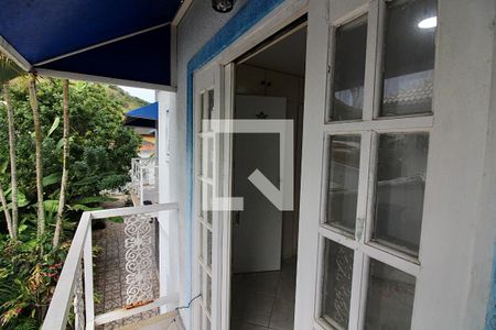 Casa à venda com 600m², 5 quartos e 5 vagas Casa à venda com 600m², 5 quartos e 5 vagasVaranda da Suíte 2