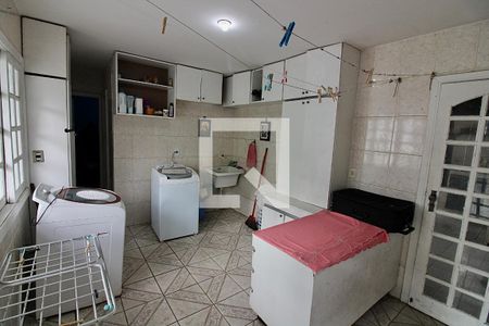 Casa à venda com 600m², 5 quartos e 5 vagas Casa à venda com 600m², 5 quartos e 5 vagasÁrea de Serviço