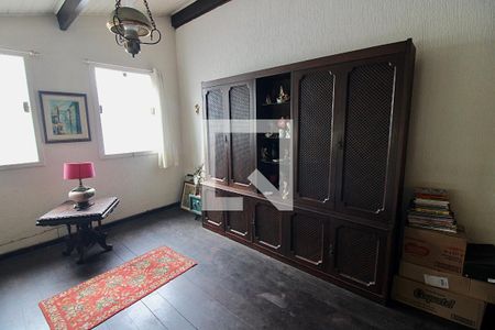 Casa à venda com 600m², 5 quartos e 5 vagas Casa à venda com 600m², 5 quartos e 5 vagasSala de TV