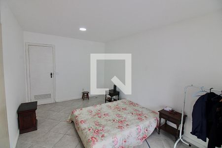 Casa à venda com 600m², 5 quartos e 5 vagas Casa à venda com 600m², 5 quartos e 5 vagasSuíte 2