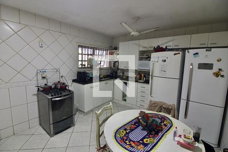 Casa à venda com 600m², 5 quartos e 5 vagas Casa à venda com 600m², 5 quartos e 5 vagasCozinha