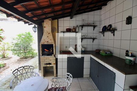 Casa à venda com 600m², 5 quartos e 5 vagas Casa à venda com 600m², 5 quartos e 5 vagasChurrasqueira