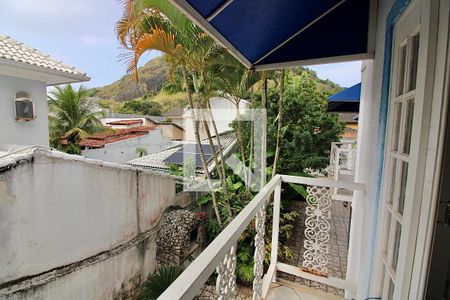 Casa à venda com 600m², 5 quartos e 5 vagas Casa à venda com 600m², 5 quartos e 5 vagasVaranda da Suíte 2