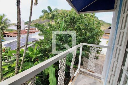 Casa à venda com 600m², 5 quartos e 5 vagas Casa à venda com 600m², 5 quartos e 5 vagasVaranda da Suíte 3