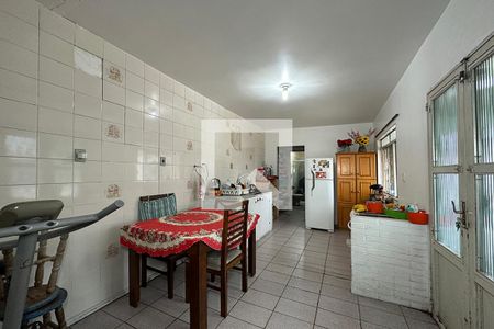 Casa à venda com 220m², 4 quartos e 5 vagasCozinha 