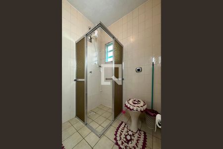 Casa à venda com 220m², 4 quartos e 5 vagasBanheiro 2