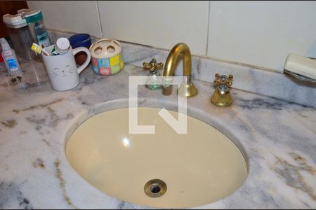 Casa à venda com 280m², 3 quartos e 4 vagas Casa à venda com 280m², 3 quartos e 4 vagasBanheiro da Suíte