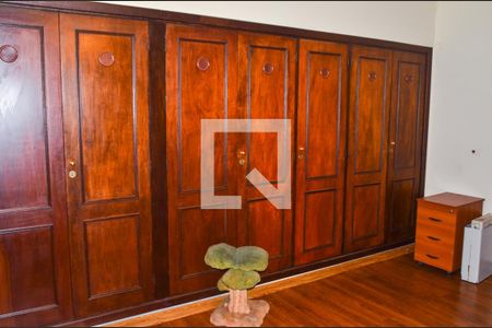 Casa à venda com 280m², 3 quartos e 4 vagas Casa à venda com 280m², 3 quartos e 4 vagasArmarios da Suíte