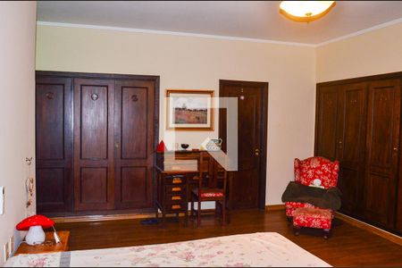 Casa à venda com 280m², 3 quartos e 4 vagas Casa à venda com 280m², 3 quartos e 4 vagasSuíte