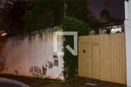 Casa à venda com 280m², 3 quartos e 4 vagas Casa à venda com 280m², 3 quartos e 4 vagasFachada