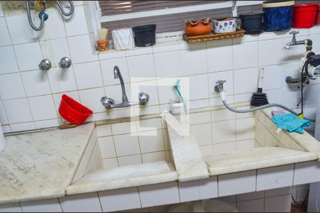 Casa à venda com 280m², 3 quartos e 4 vagas Casa à venda com 280m², 3 quartos e 4 vagasLavanderia