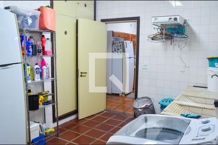 Casa à venda com 280m², 3 quartos e 4 vagas Casa à venda com 280m², 3 quartos e 4 vagasLavanderia