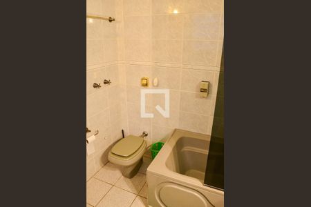 Casa à venda com 280m², 3 quartos e 4 vagas Casa à venda com 280m², 3 quartos e 4 vagasBanheiro do Quarto 1