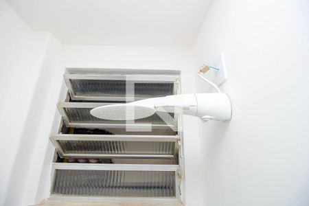 Chuveiro de kitnet/studio para alugar com 1 quarto, 28m² em Centro, Rio de Janeiro