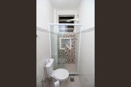 Banheiro de kitnet/studio para alugar com 1 quarto, 28m² em Centro, Rio de Janeiro