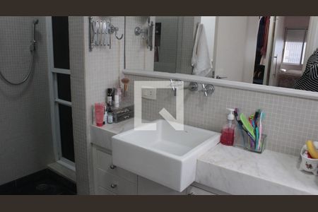 Apartamento à venda com 160m², 3 quartos e 1 vagaBanheiro da Suíte