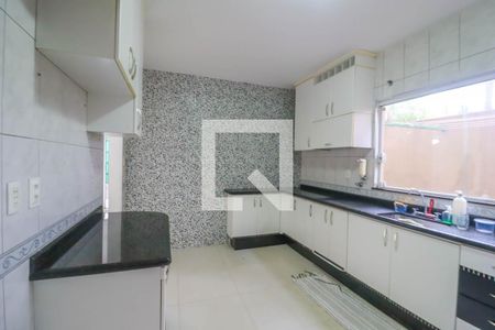 Casa à venda com 351m², 2 quartos e 4 vagasCozinha