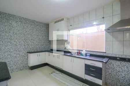 Casa à venda com 351m², 2 quartos e 4 vagasCozinha