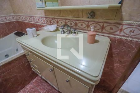 Casa à venda com 351m², 2 quartos e 4 vagasBanheiro