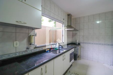 Casa à venda com 351m², 2 quartos e 4 vagasCozinha