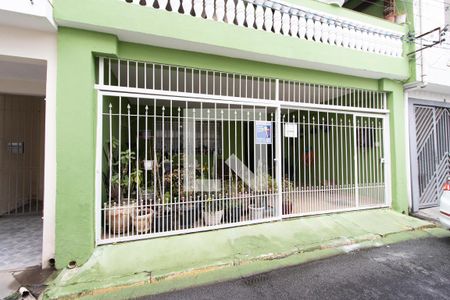 Casa à venda com 250m², 3 quartos e 2 vagas Casa à venda com 250m², 3 quartos e 2 vagasFachada