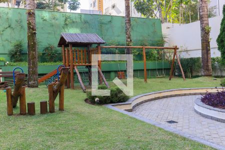 Apartamento à venda com 200m², 3 quartos e 3 vagas Apartamento à venda com 200m², 3 quartos e 3 vagasÁrea comum - Playground