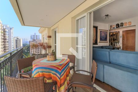 Apartamento à venda com 200m², 3 quartos e 3 vagas Apartamento à venda com 200m², 3 quartos e 3 vagasVaranda da Sala