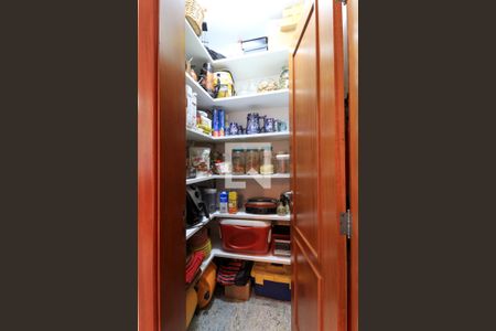 Apartamento à venda com 200m², 3 quartos e 3 vagas Apartamento à venda com 200m², 3 quartos e 3 vagasDespensa