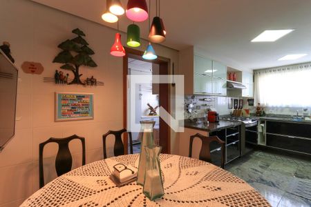 Apartamento à venda com 200m², 3 quartos e 3 vagas Apartamento à venda com 200m², 3 quartos e 3 vagasCozinha