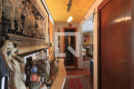 Apartamento à venda com 200m², 3 quartos e 3 vagas Apartamento à venda com 200m², 3 quartos e 3 vagasCorredor