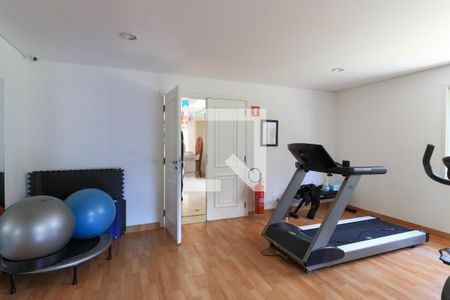 Apartamento à venda com 200m², 3 quartos e 3 vagas Apartamento à venda com 200m², 3 quartos e 3 vagasÁrea comum - Academia