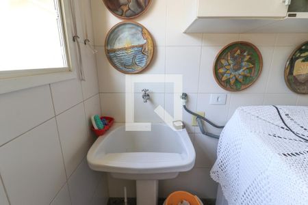 Apartamento à venda com 200m², 3 quartos e 3 vagas Apartamento à venda com 200m², 3 quartos e 3 vagasÁrea de Serviço