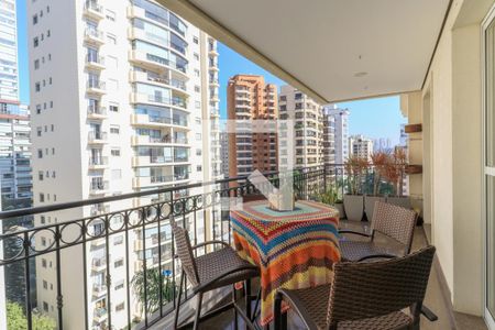 Apartamento à venda com 200m², 3 quartos e 3 vagas Apartamento à venda com 200m², 3 quartos e 3 vagasVaranda da Sala