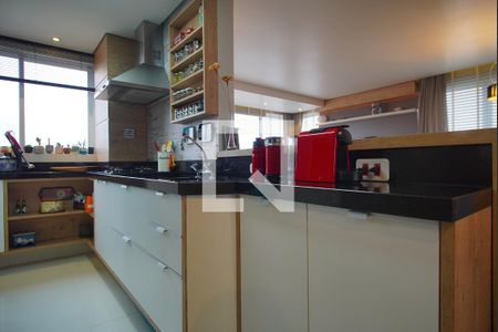 Apartamento à venda com 77m², 2 quartos e 2 vagasCozinha 