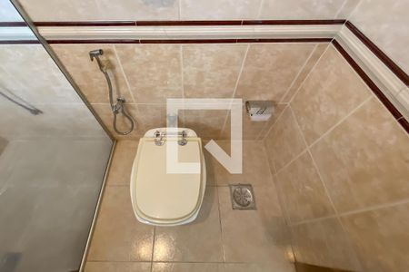 Apartamento à venda com 295m², 4 quartos e 6 vagasBanheiro da Suíte